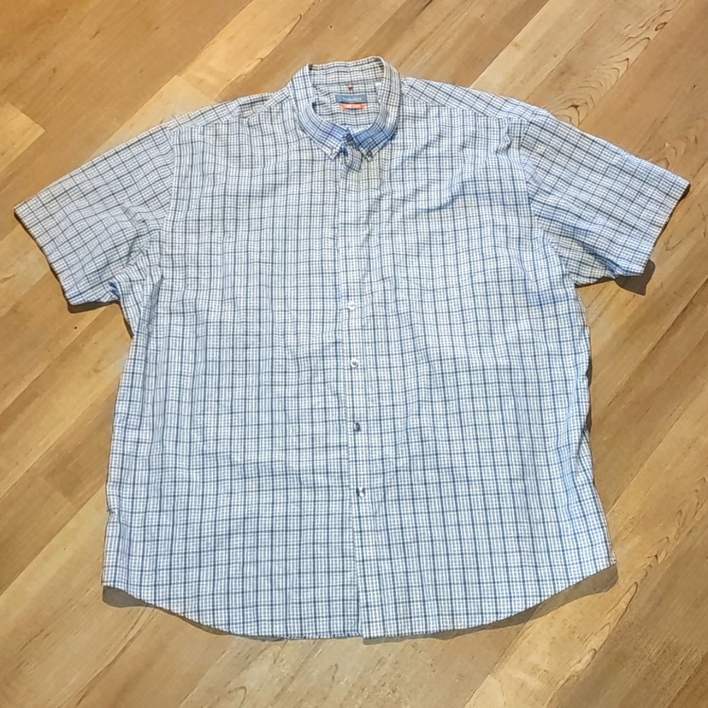 Van Heusen Short Sleeve Casual Button down Top.